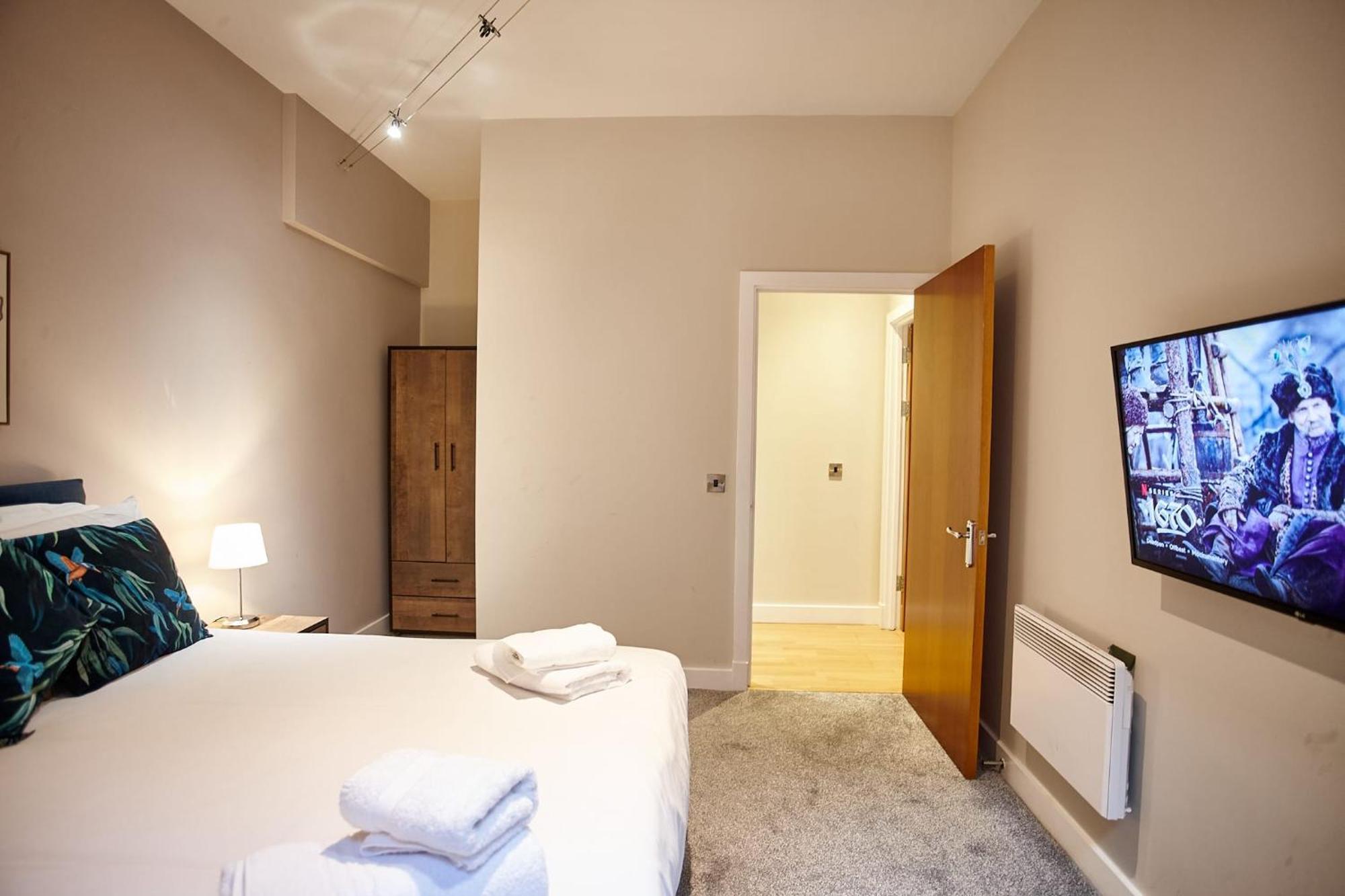 The Jade Suite Manchester Exterior photo