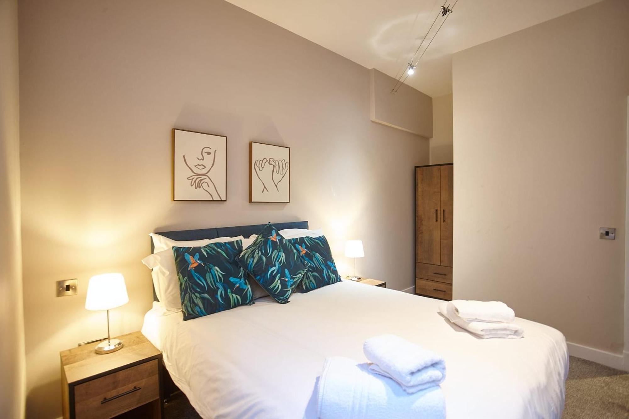 The Jade Suite Manchester Exterior photo